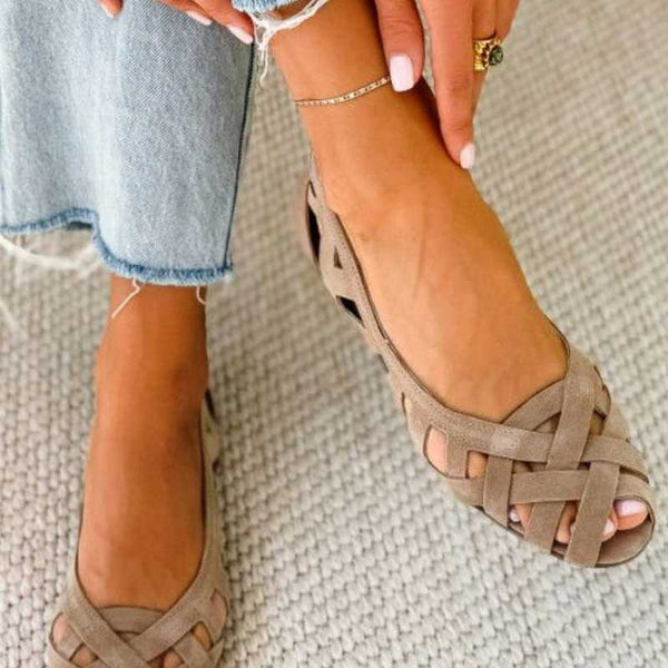 Flade sandaler med åben tå og flettet design