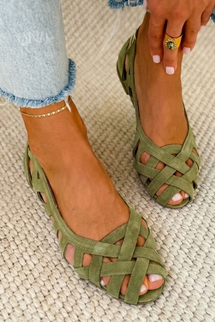 Flade sandaler med åben tå og flettet design
