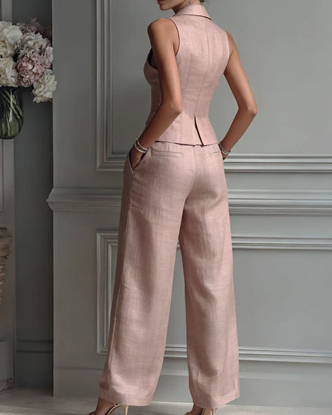 To-delt damesoutfit med V-udskæring og knapper